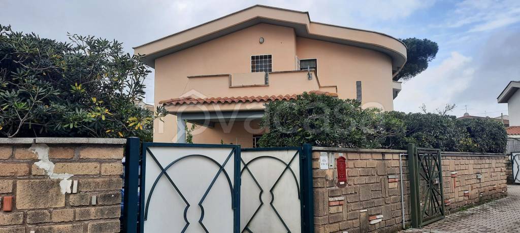 casa indipendente in vendita ad Anzio