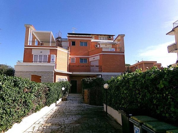 appartamento in vendita ad Anzio in zona Mare