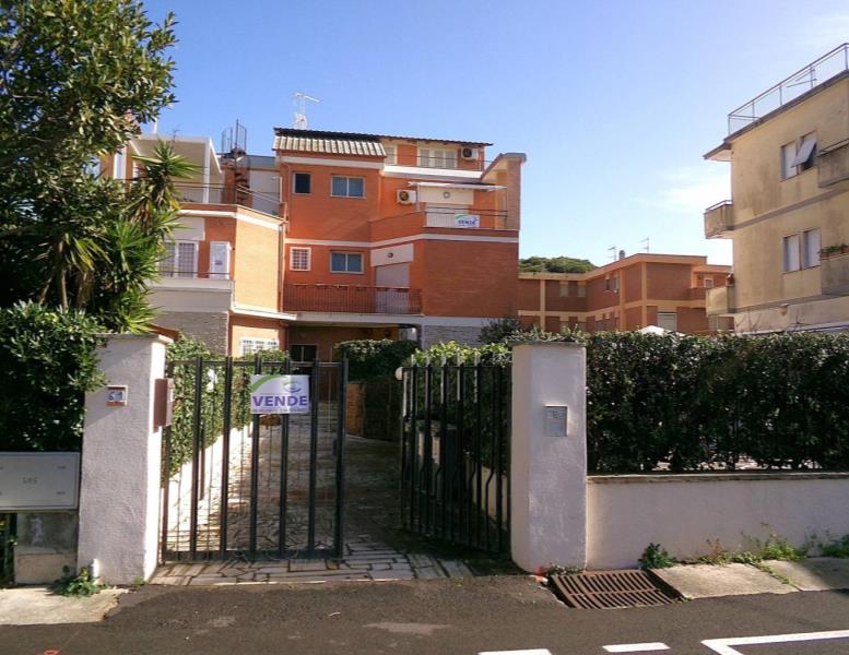 appartamento in vendita ad Anzio in zona Mare