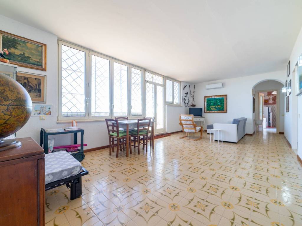 appartamento in vendita ad Anzio in zona Mare