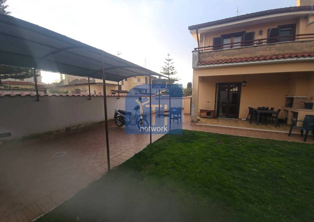 casa indipendente in vendita ad Anzio