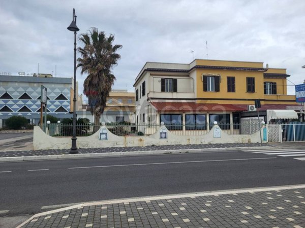negozio in vendita ad Anzio in zona Anzio Colonia