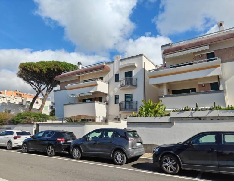 appartamento in vendita ad Anzio in zona Mare