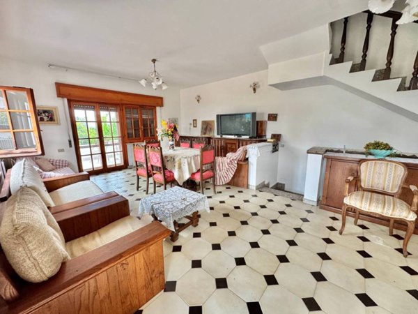 casa indipendente in vendita ad Anzio in zona Lido dei Pini