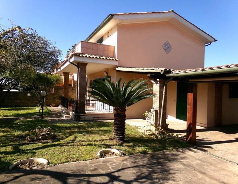 casa indipendente in vendita ad Anzio in zona Cincinnato