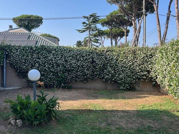 casa indipendente in vendita ad Anzio in zona Cincinnato