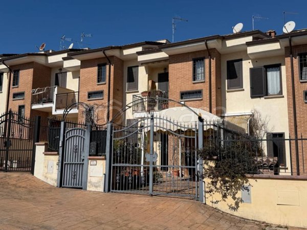 casa indipendente in vendita ad Anzio in zona Lido dei Pini