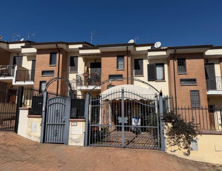 casa indipendente in vendita ad Anzio in zona Lido dei Pini