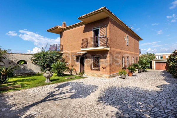 casa indipendente in vendita ad Anzio in zona Villa Claudia