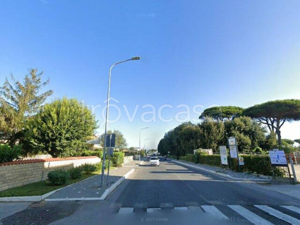 capannone in vendita ad Anzio in zona Villa Claudia