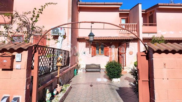 casa indipendente in vendita ad Anzio in zona Villa Claudia