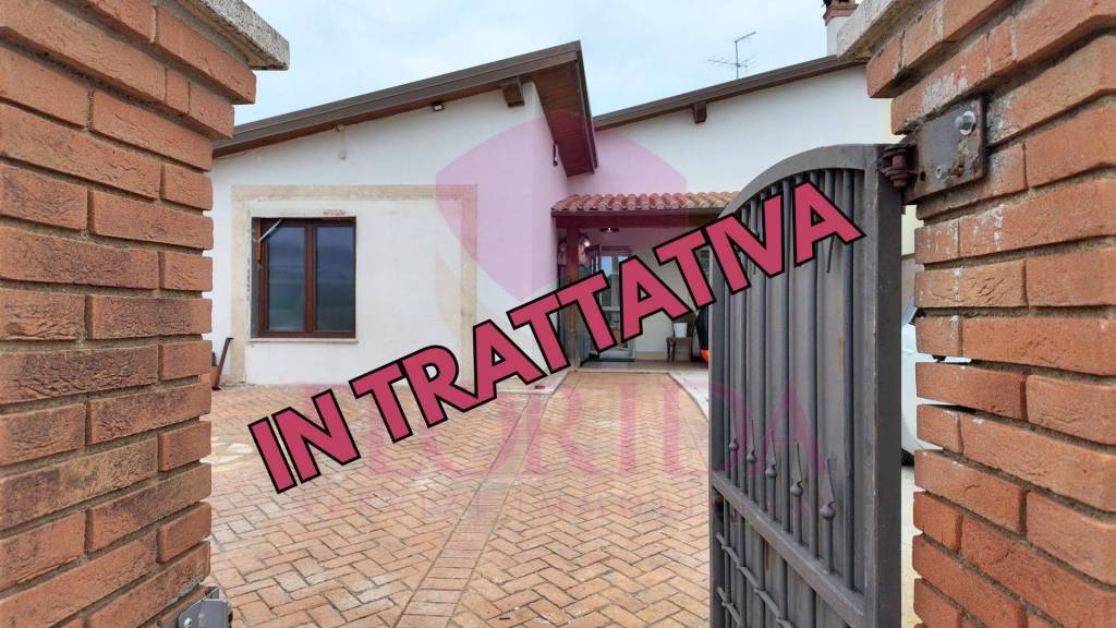 casa indipendente in vendita ad Anzio in zona Villa Claudia