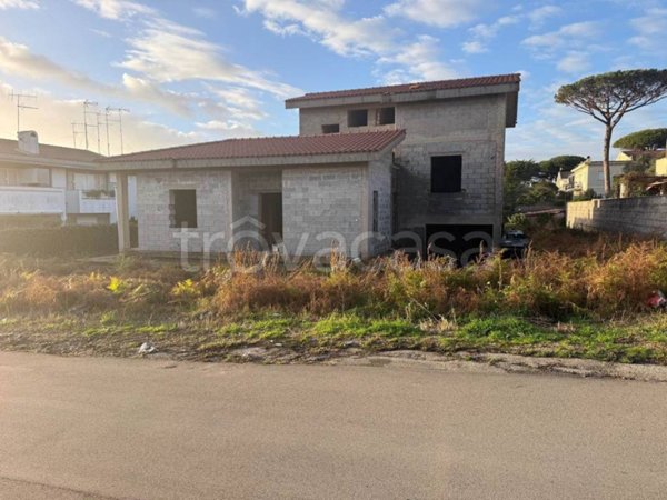 casa indipendente in vendita ad Anzio in zona Villa Claudia