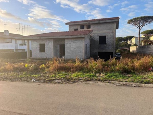 casa indipendente in vendita ad Anzio in zona Villa Claudia