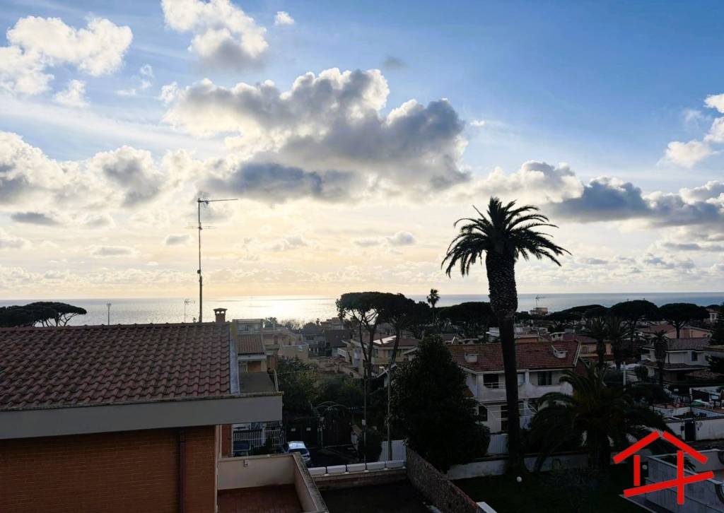 appartamento in vendita ad Anzio in zona Villa Claudia