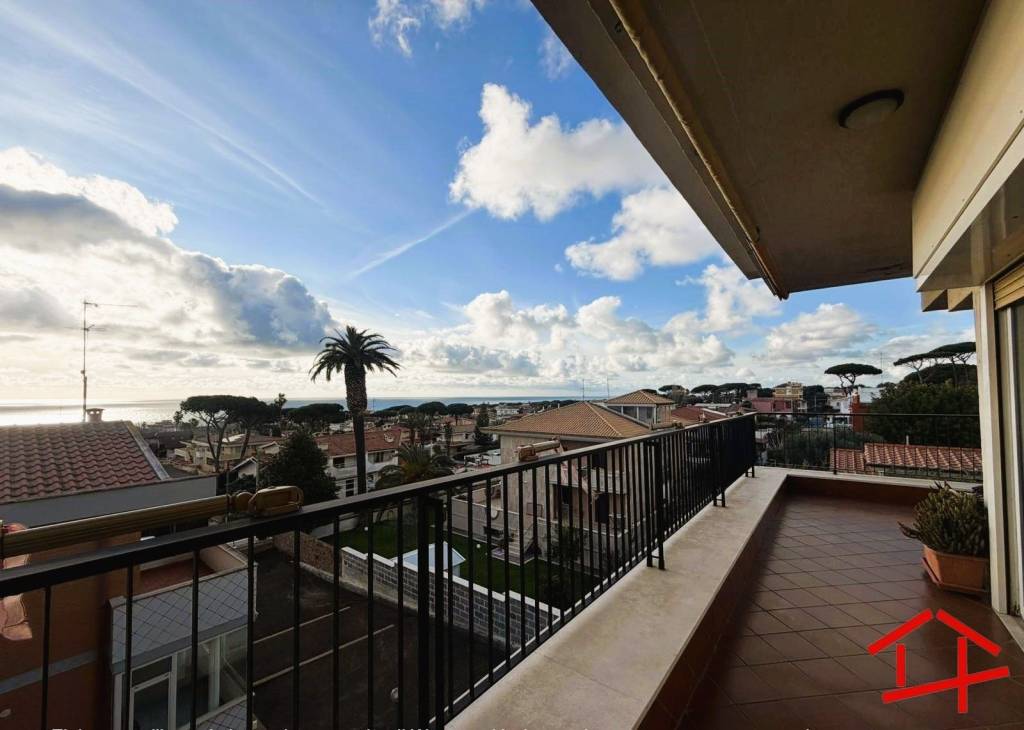 appartamento in vendita ad Anzio in zona Villa Claudia