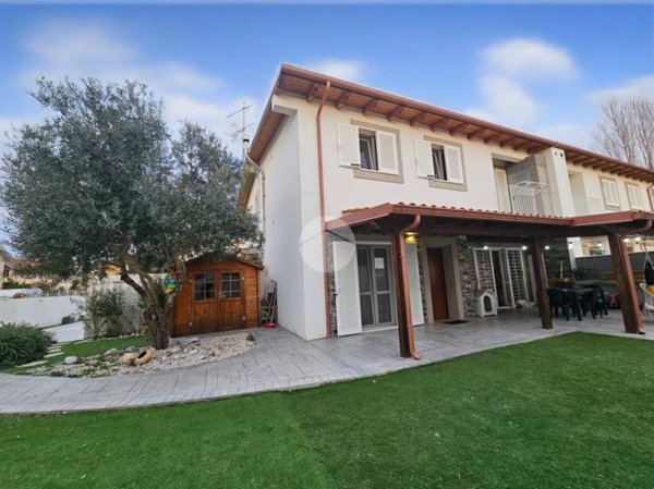 casa indipendente in vendita ad Anzio in zona Mare