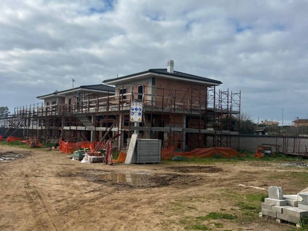 casa indipendente in vendita ad Anzio in zona Stazione