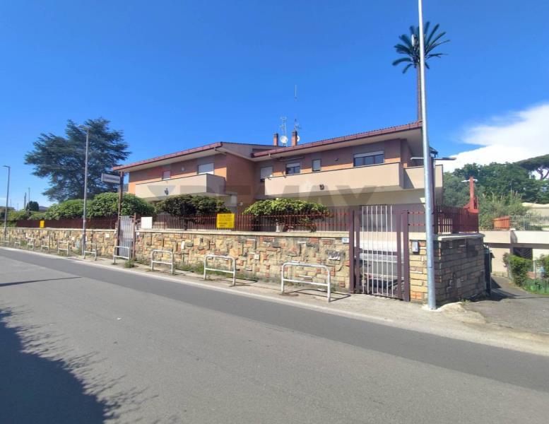 casa indipendente in vendita ad Anzio in zona Mare