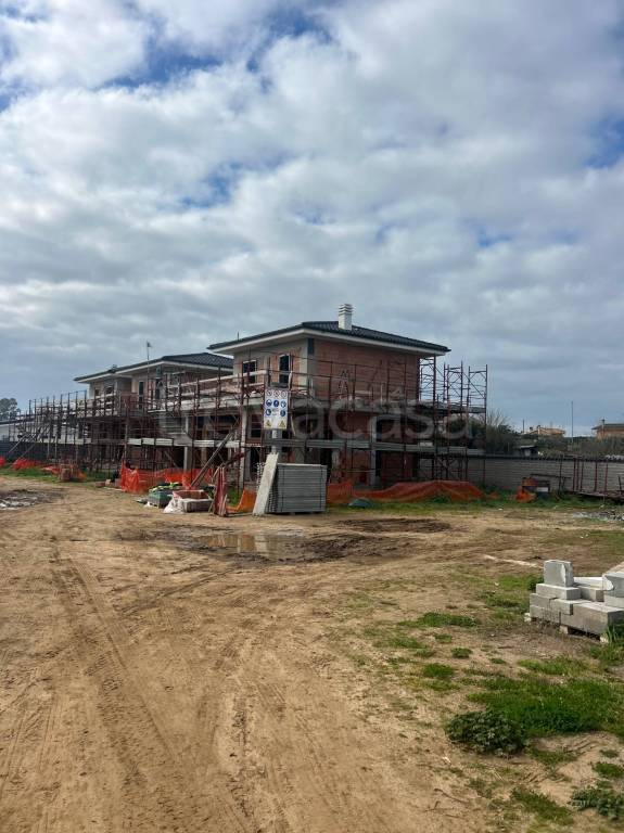 casa indipendente in vendita ad Anzio in zona Stazione