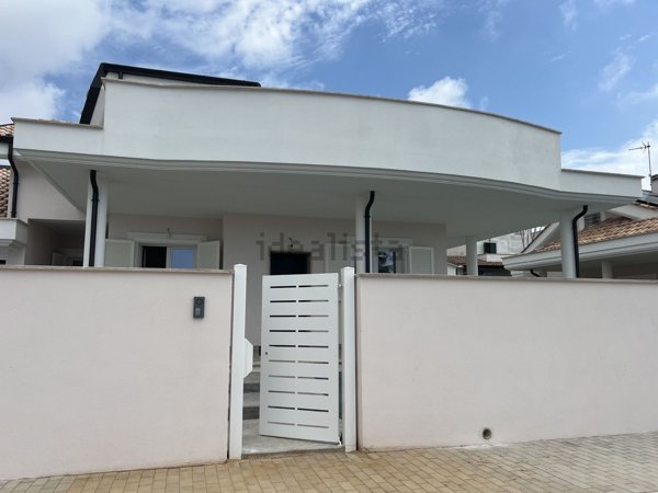 casa indipendente in vendita ad Anzio
