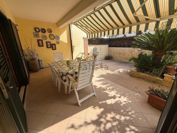 casa indipendente in vendita ad Anzio in zona Mare