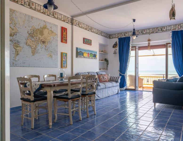 appartamento in vendita ad Anzio in zona Mare