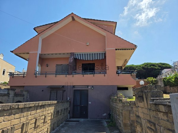 casa indipendente in vendita ad Anzio in zona Marechiaro