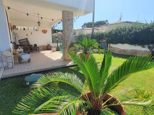 casa indipendente in vendita ad Anzio in zona Lido dei Pini