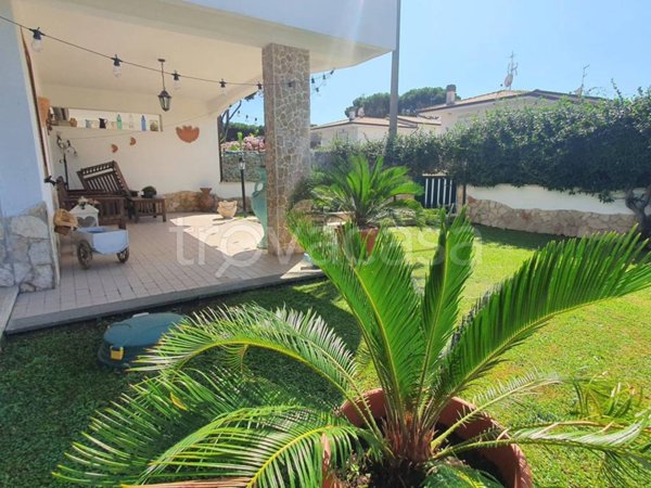 casa indipendente in vendita ad Anzio in zona Lido dei Pini