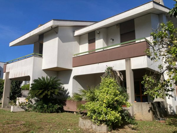 casa indipendente in vendita ad Anzio