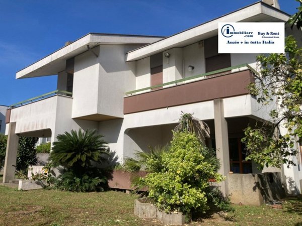 casa indipendente in vendita ad Anzio in zona Mare