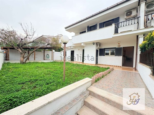casa indipendente in vendita ad Anzio in zona Villa Claudia