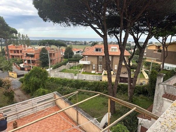appartamento in vendita ad Anzio in zona Mare