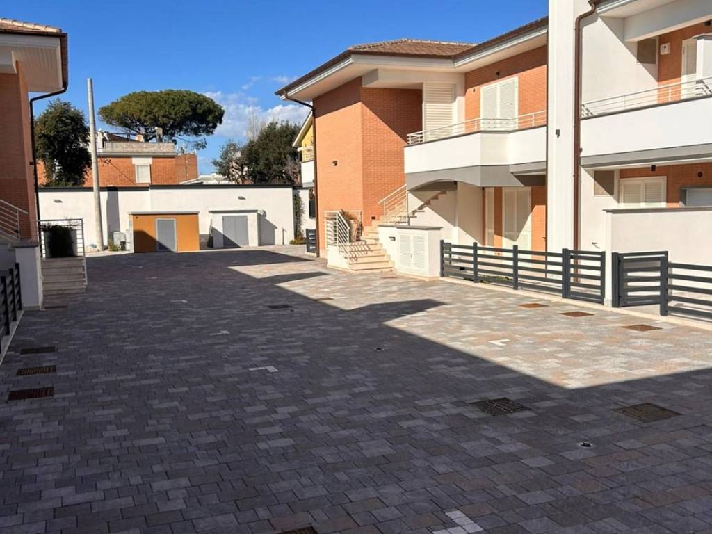 appartamento in vendita ad Anzio in zona Mare