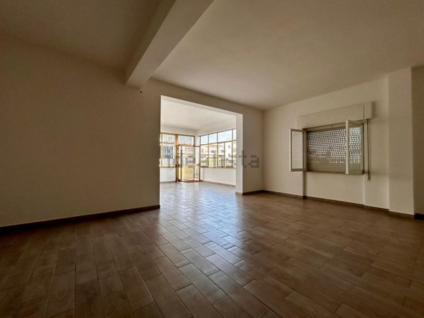 locale commerciale in vendita ad Anzio