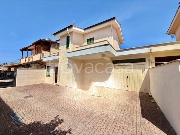 casa indipendente in vendita ad Anzio in zona Villa Claudia