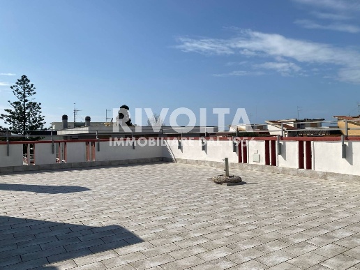 appartamento in vendita ad Anzio in zona Mare