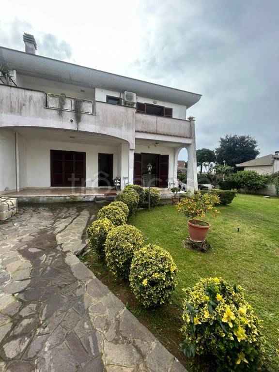 casa indipendente in vendita ad Anzio in zona Mare