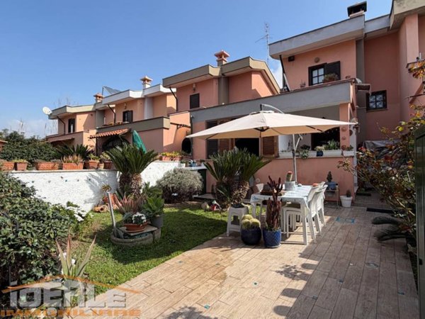 casa indipendente in vendita ad Anzio in zona Villa Claudia
