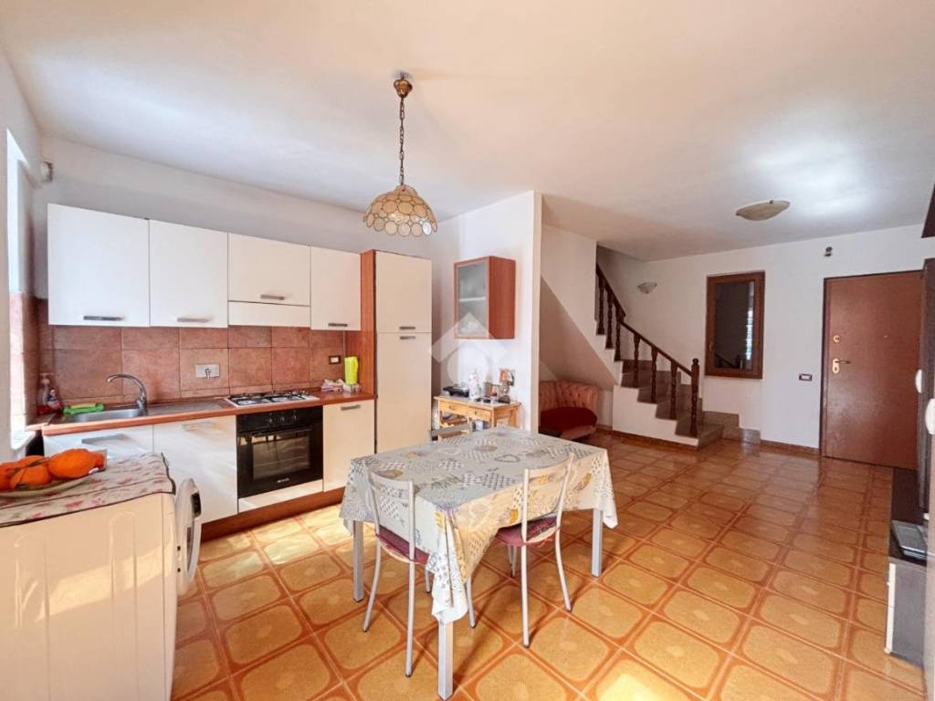 casa indipendente in vendita ad Anzio in zona Marechiaro