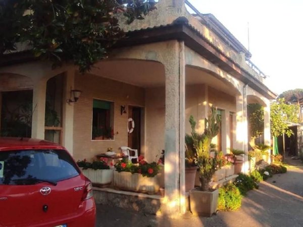 casa indipendente in vendita ad Anzio in zona Villa Claudia