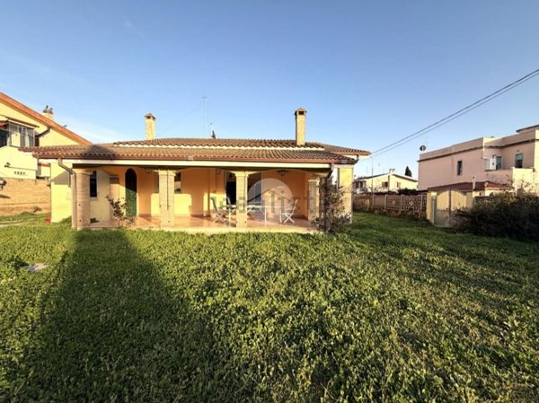 casa indipendente in vendita ad Anzio in zona Stazione