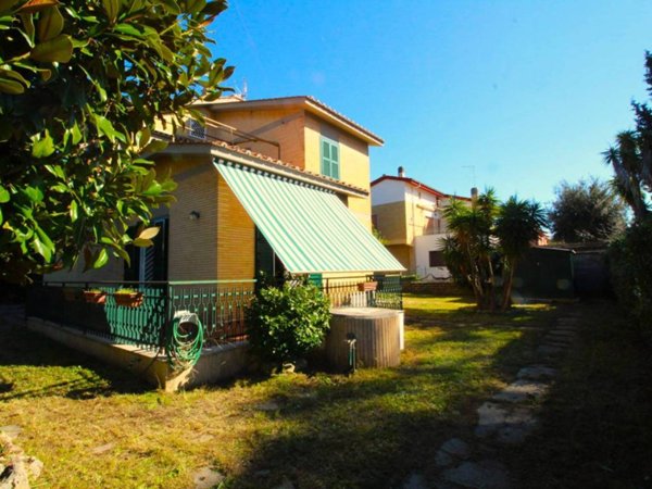 casa indipendente in vendita ad Anzio in zona Villa Claudia