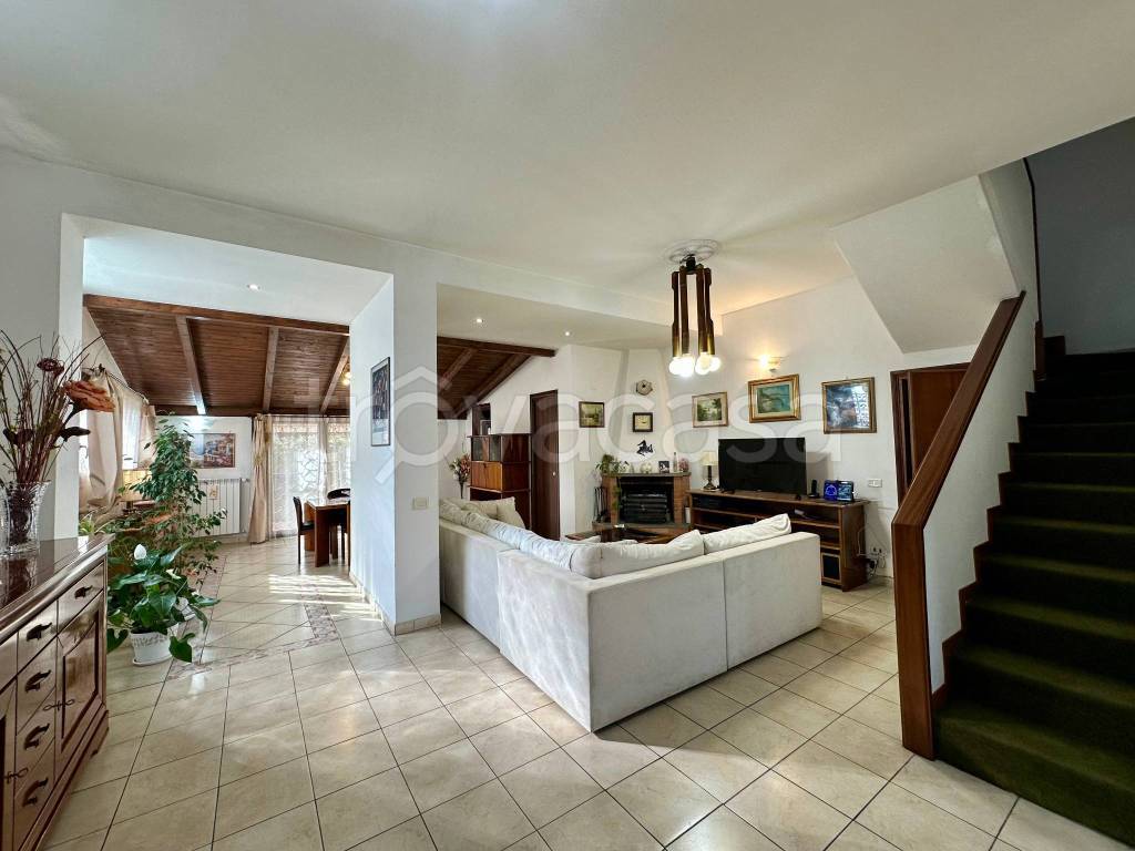 casa indipendente in vendita ad Anzio in zona Villa Claudia