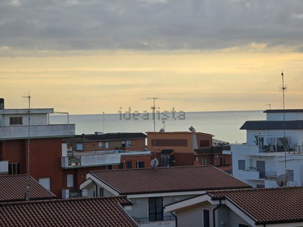 appartamento in vendita ad Anzio in zona Anzio Colonia
