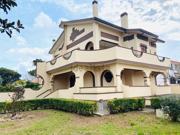 casa indipendente in vendita ad Anzio