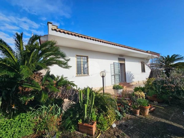 casa indipendente in vendita ad Anzio in zona Lido dei Pini