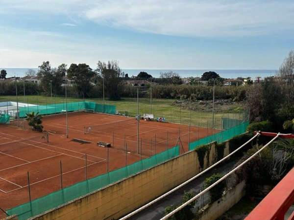 appartamento in vendita ad Anzio in zona Anzio Colonia