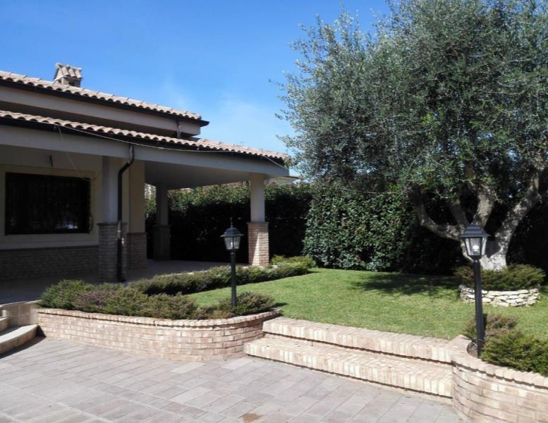 casa indipendente in vendita ad Anzio